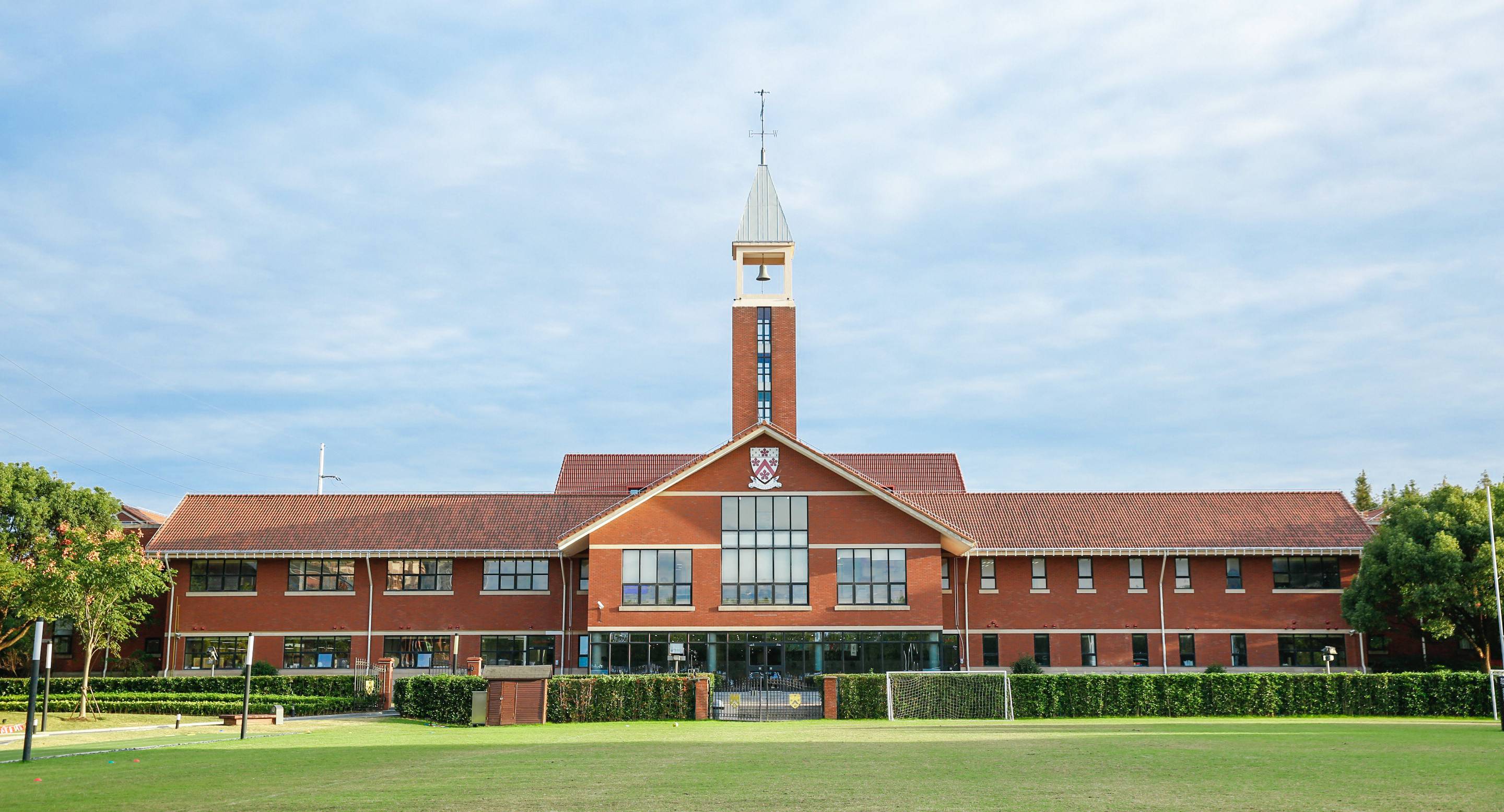 Dulwich Pudong Students Achieve Outstanding 2022 IB Results!