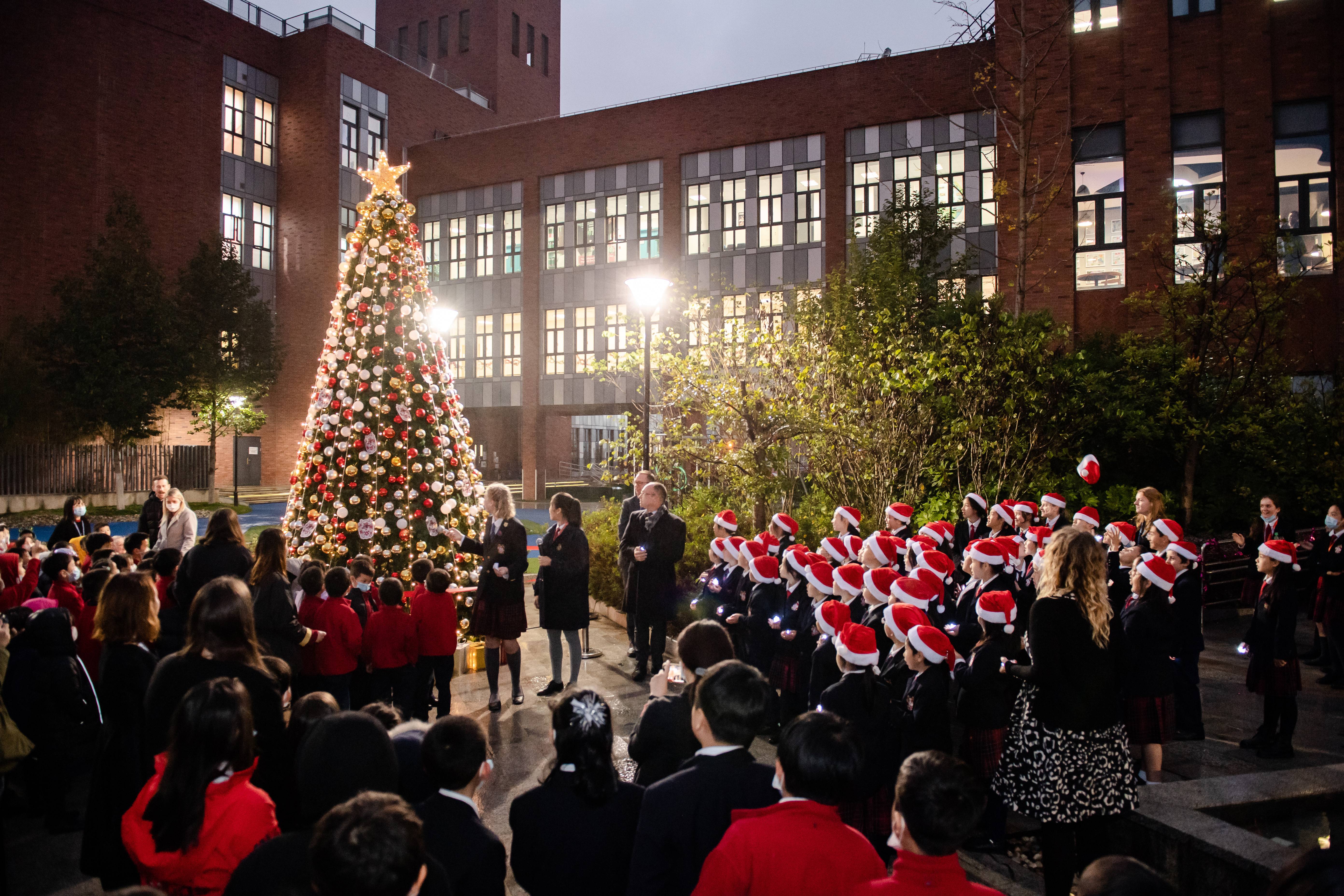 The Festive Spirit is Flowing at Dulwich Puxi