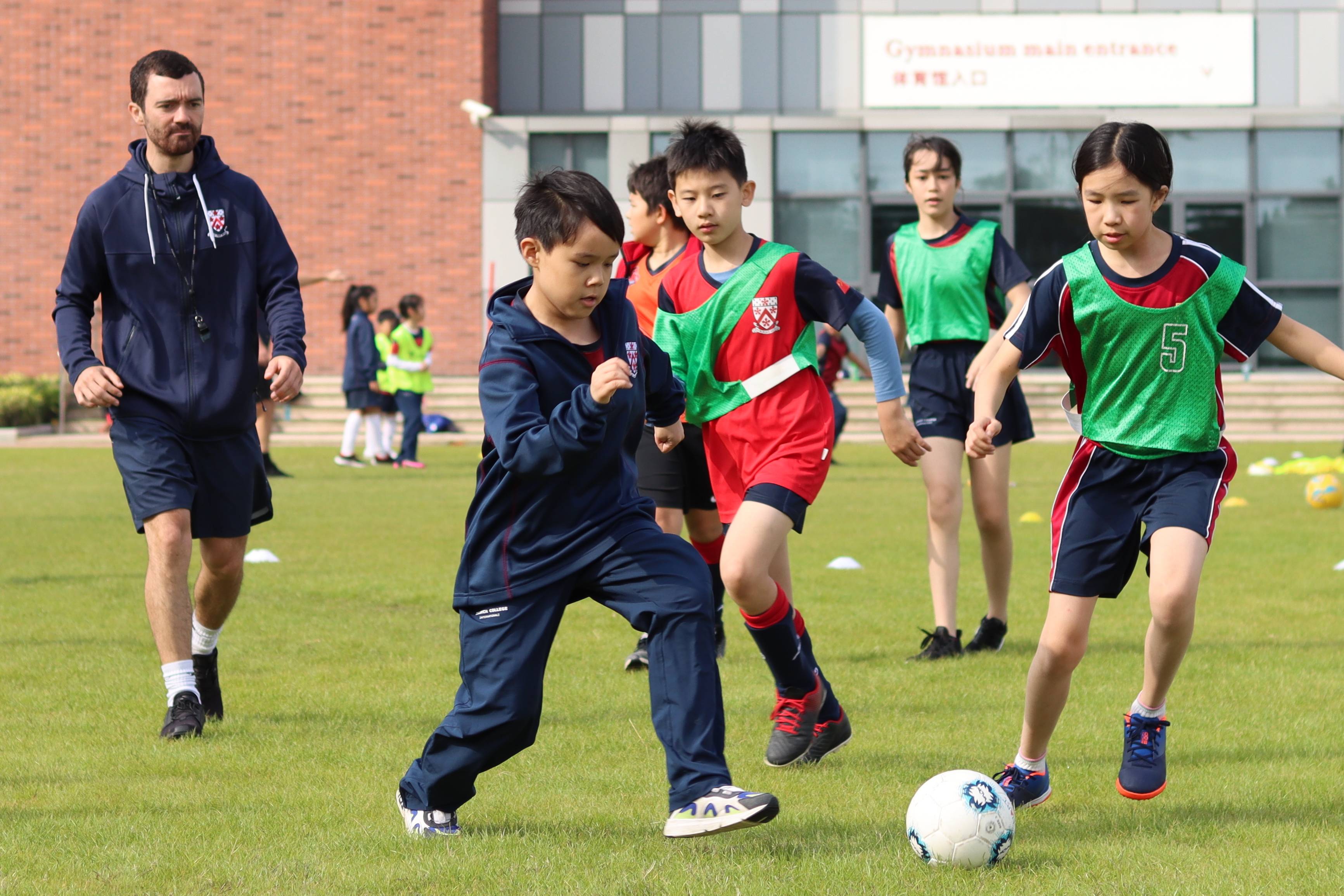 “野马”足球队4月17日重返校园!
