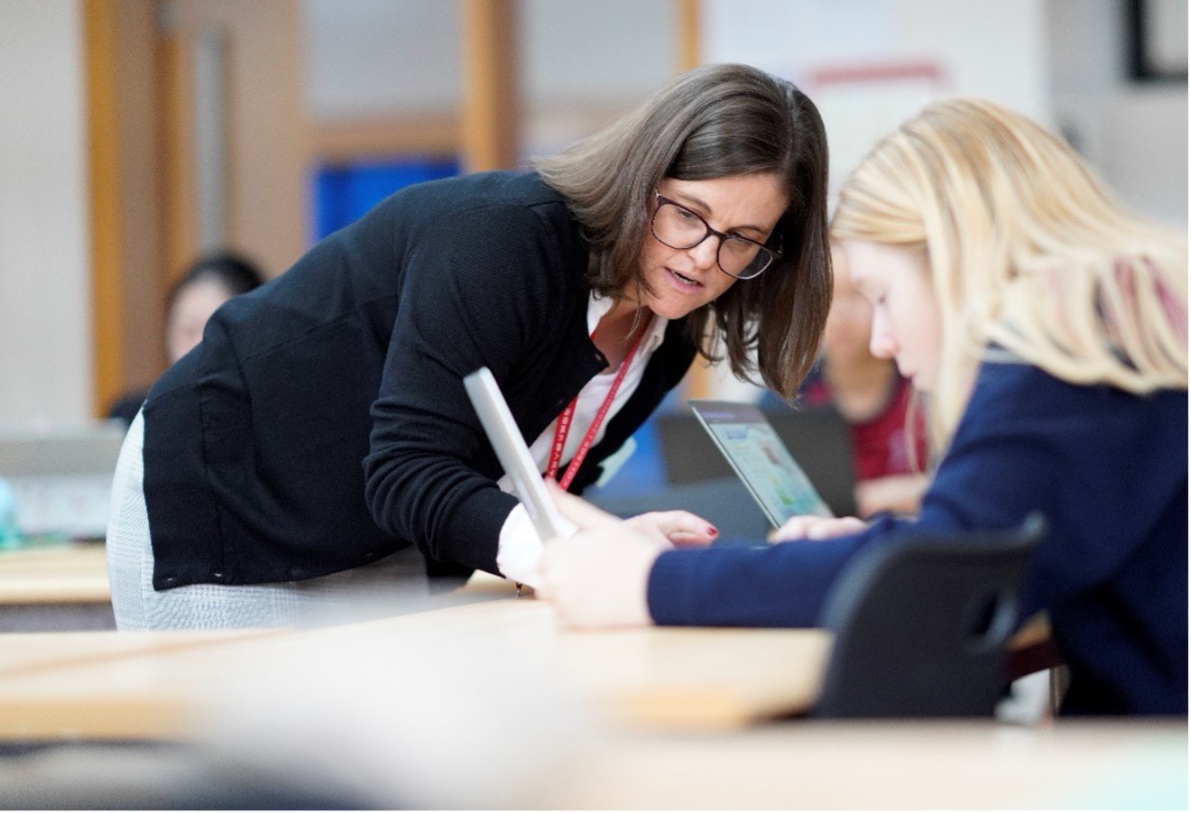 教学部主任（中学部）Anna Townend