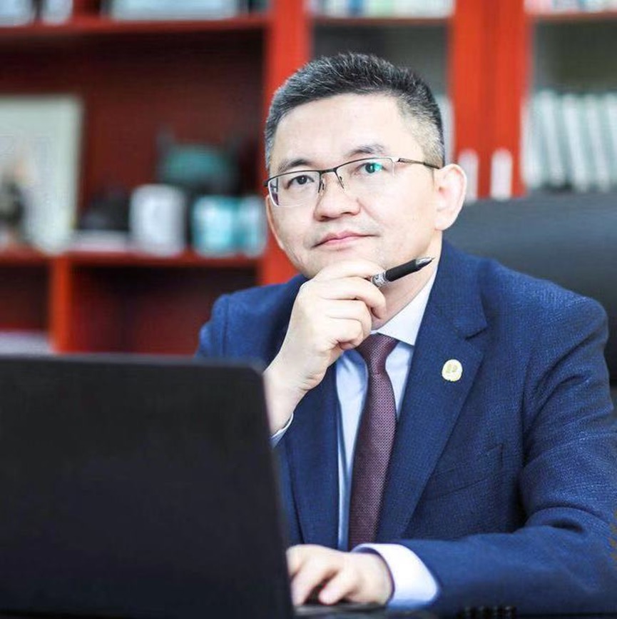 Mr. Wei Wan | 总校长 | 上海市民办平和学校