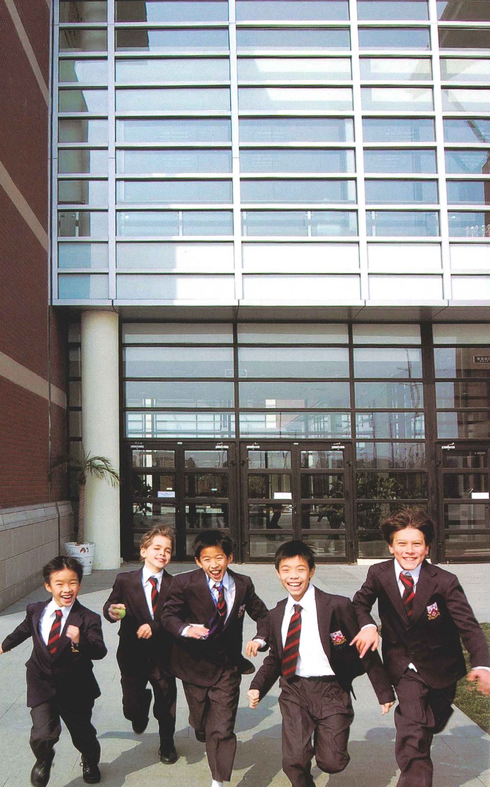 小学部大楼正式落成开放