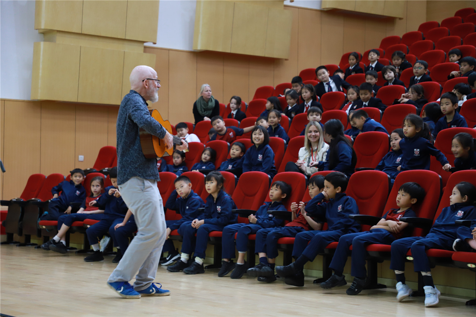 British Author Jonathan Meres and DCB students