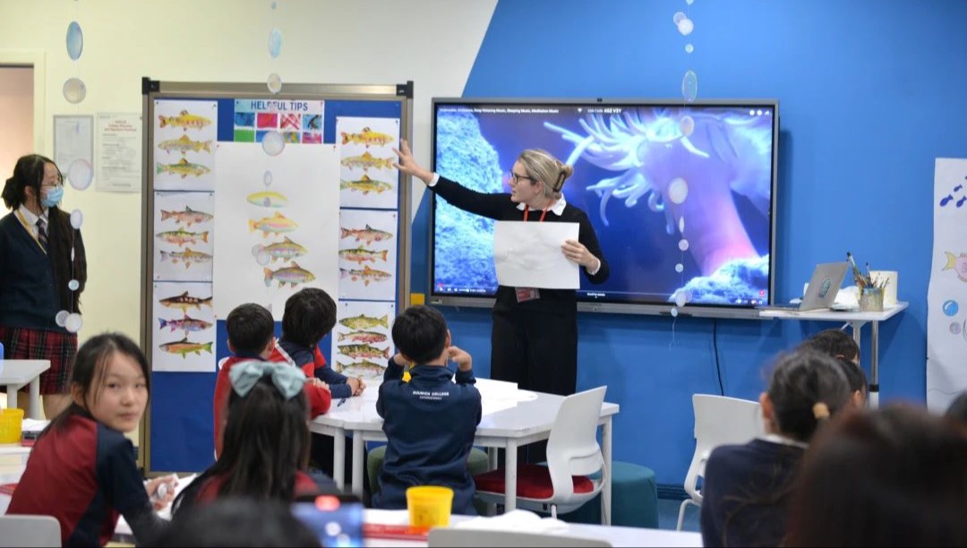 德威海洋主题艺术展成功举办