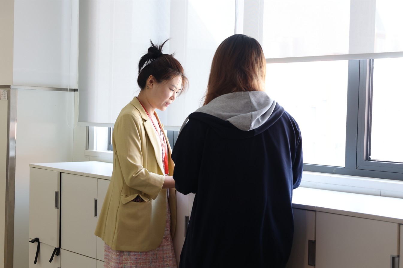 Ms Shi counselling session photo
