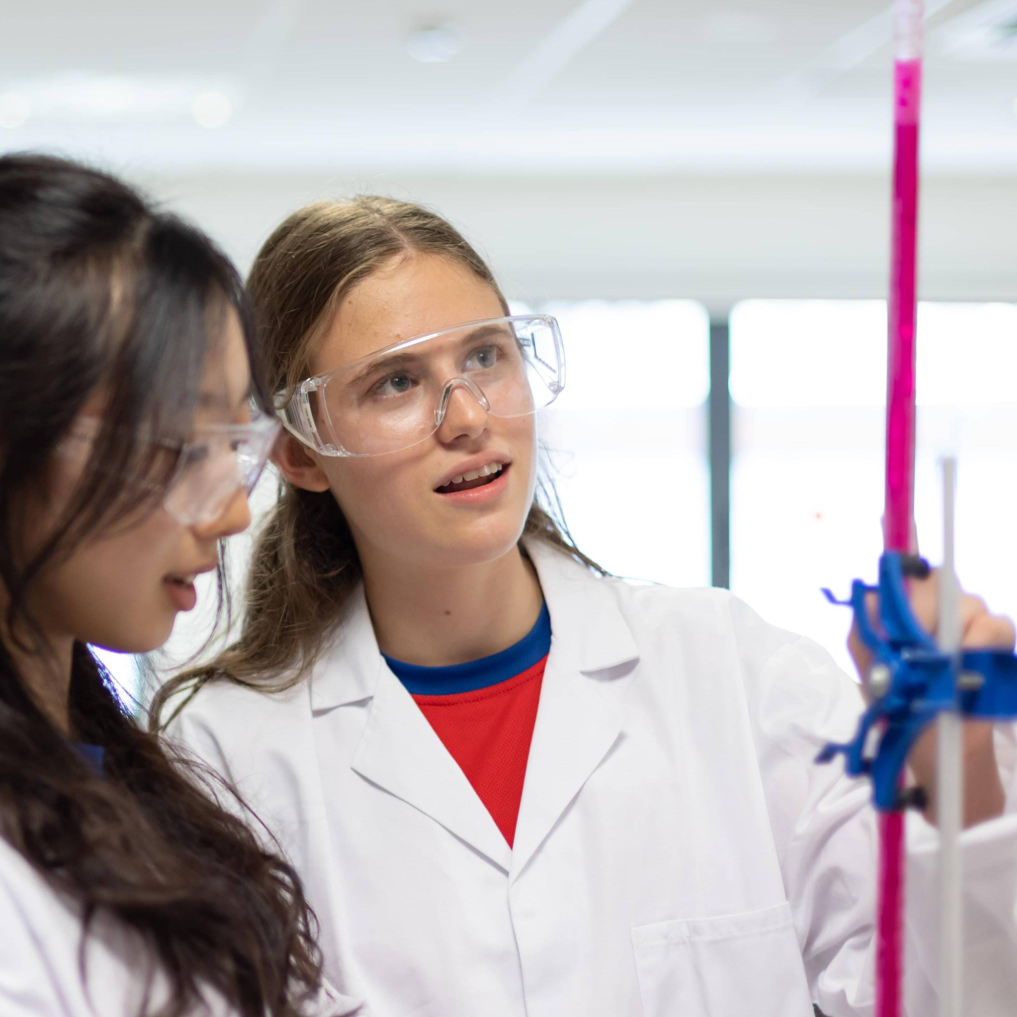 通过 Changemakers 项目和我的 DUCKS 项目，我发现为他人和社会贡献力量是多么有意义，也亲眼看到自己的行动能够带来积极的改变。