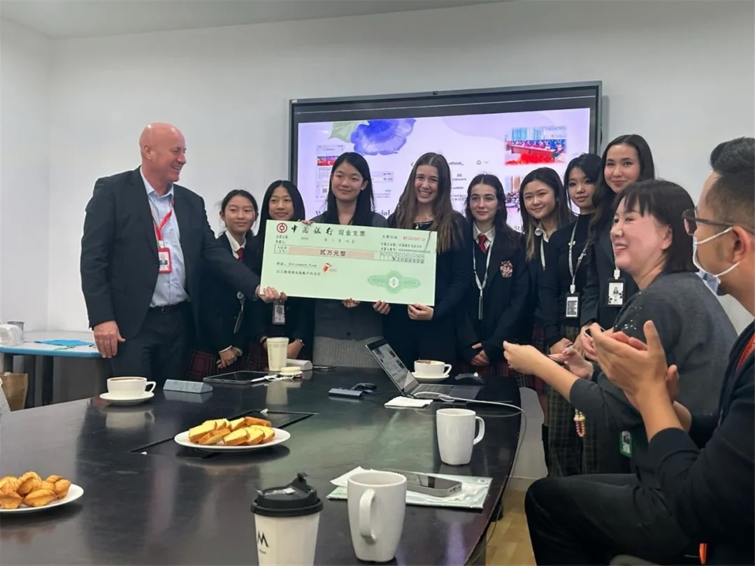 Receiving on behalf of WHM the FoD Enrichment Fund for ¥20,000.