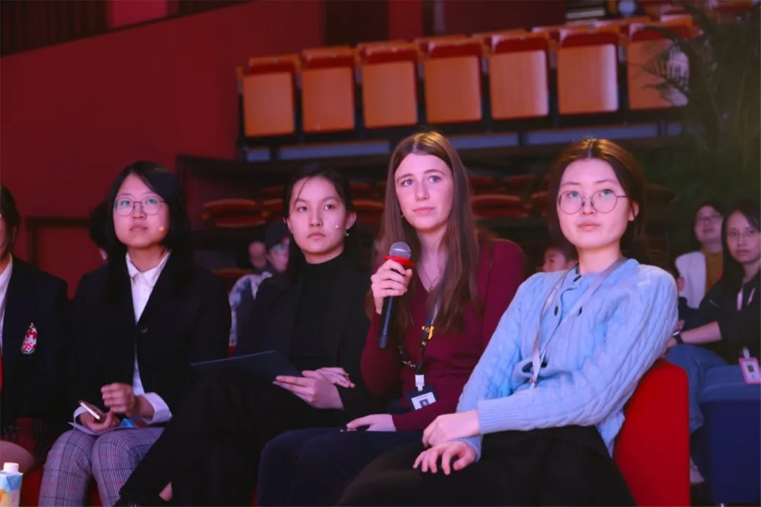 参加Worldwise关于“赋能女性参与自然保护”的活动