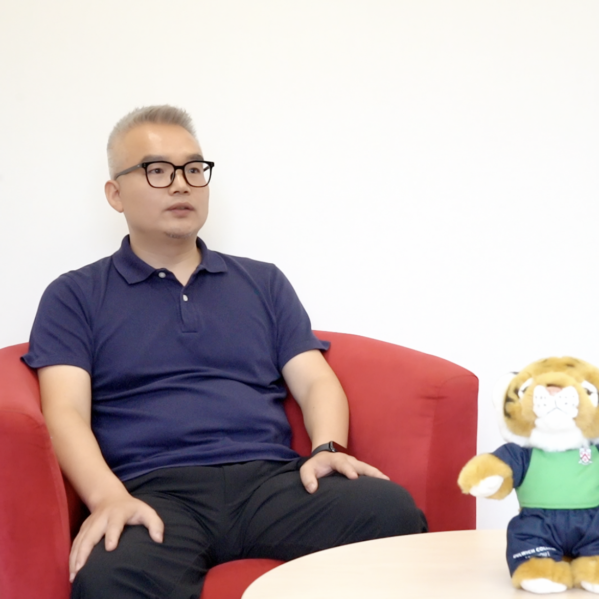 我很高兴加入德威之友（FoD）家长委员会，它是家长与学校之间的桥梁。