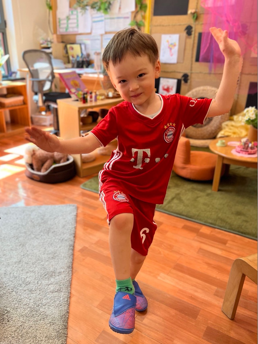 Liam – I like play football. My favorite football player is Kimmich. He plays in the Germany Nation.