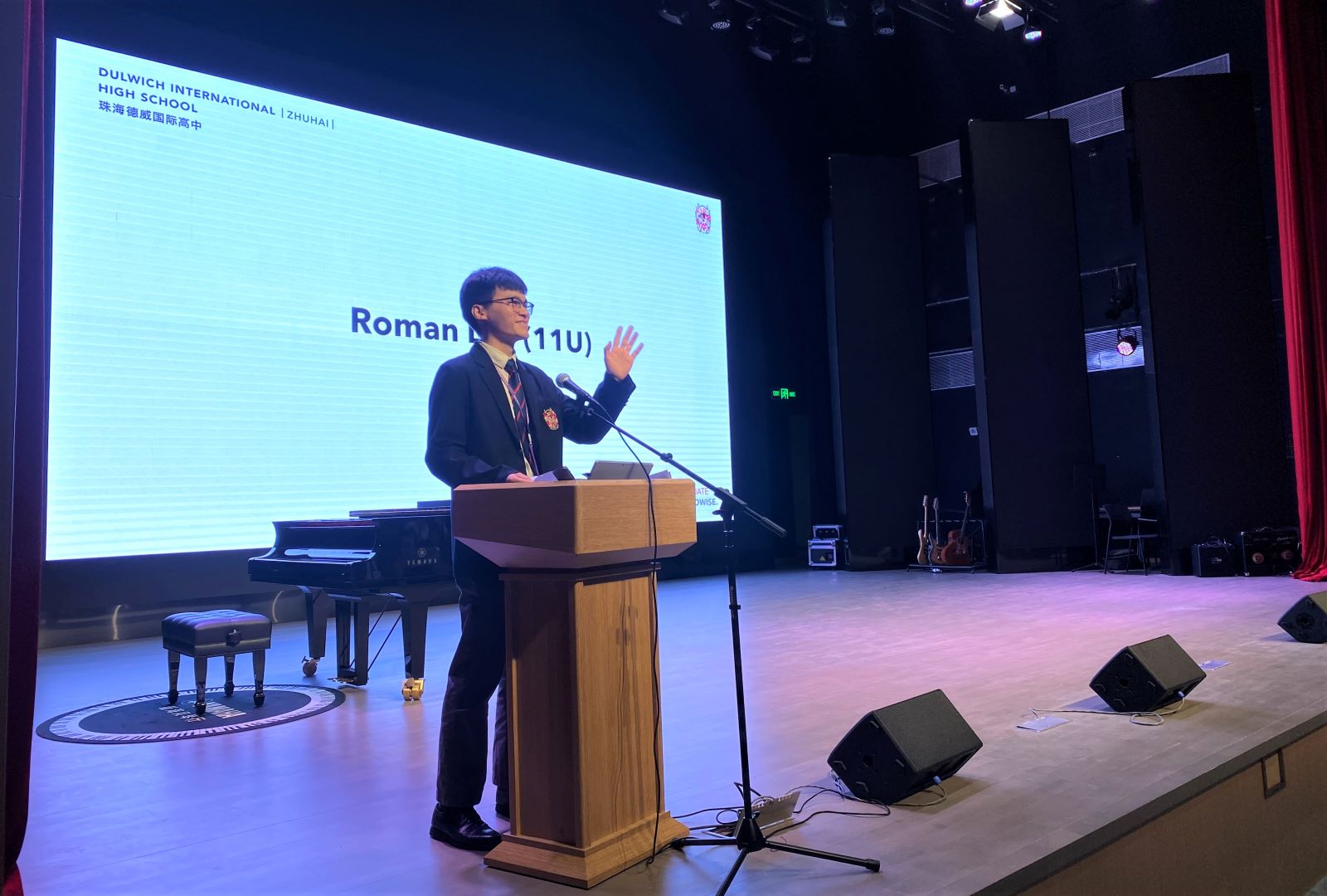 Roman在学生领袖竞选中发表个人演讲  (2021年)