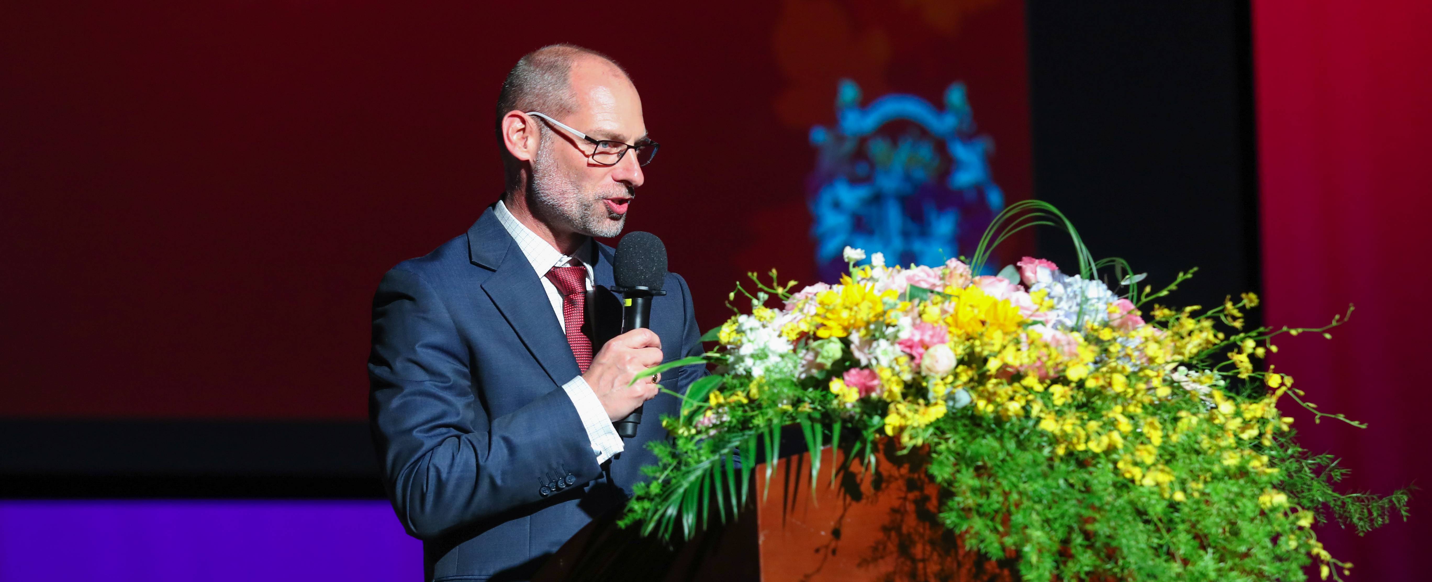 珠海德威国际高中校长Andrew Macdonald-Brown先生