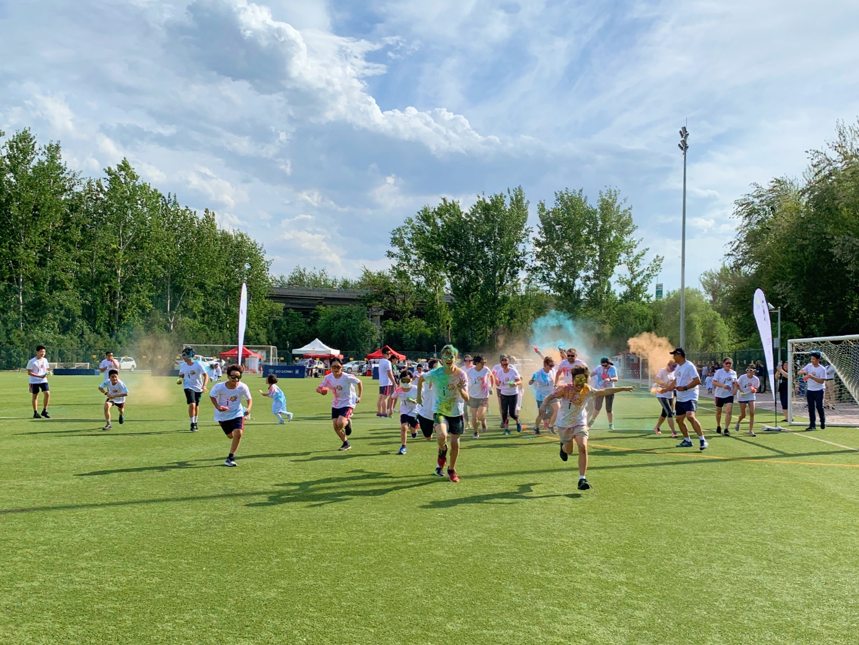 北京德威2019年“彩色跑”