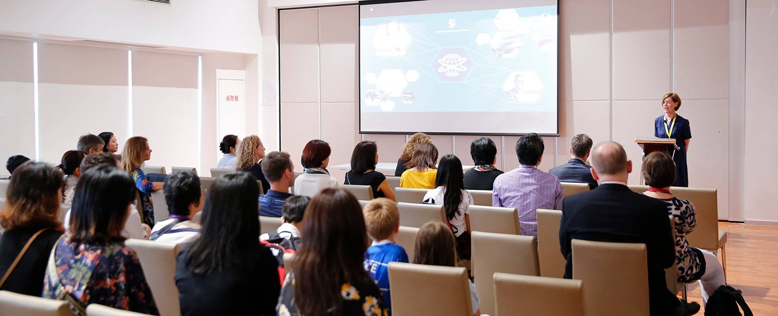 Shackleton Lecture for Dulwich parents in the 1619 Suite.
