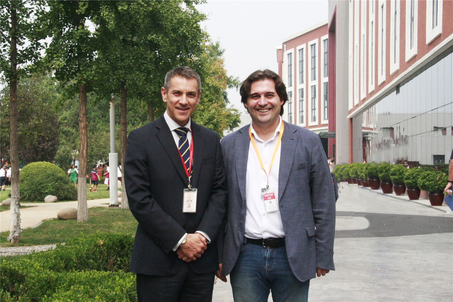 北京德威校长Simon Herbert和Pablo Mielgo